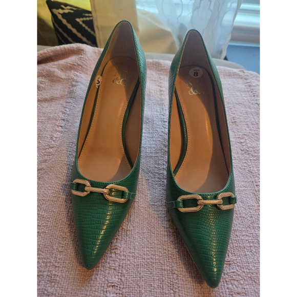 NEW YORK AND COMPANY - Picture 2 of 9